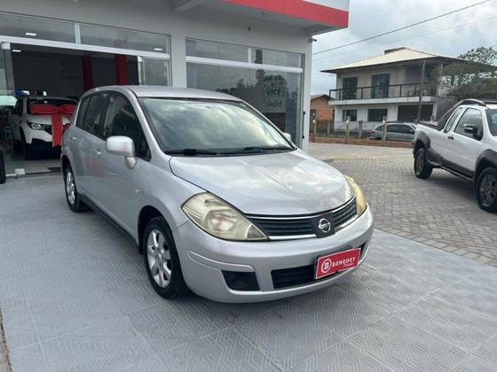NISSAN TIIDA 1.8 S 16V GASOLINA 4P AUTOMÁTICO